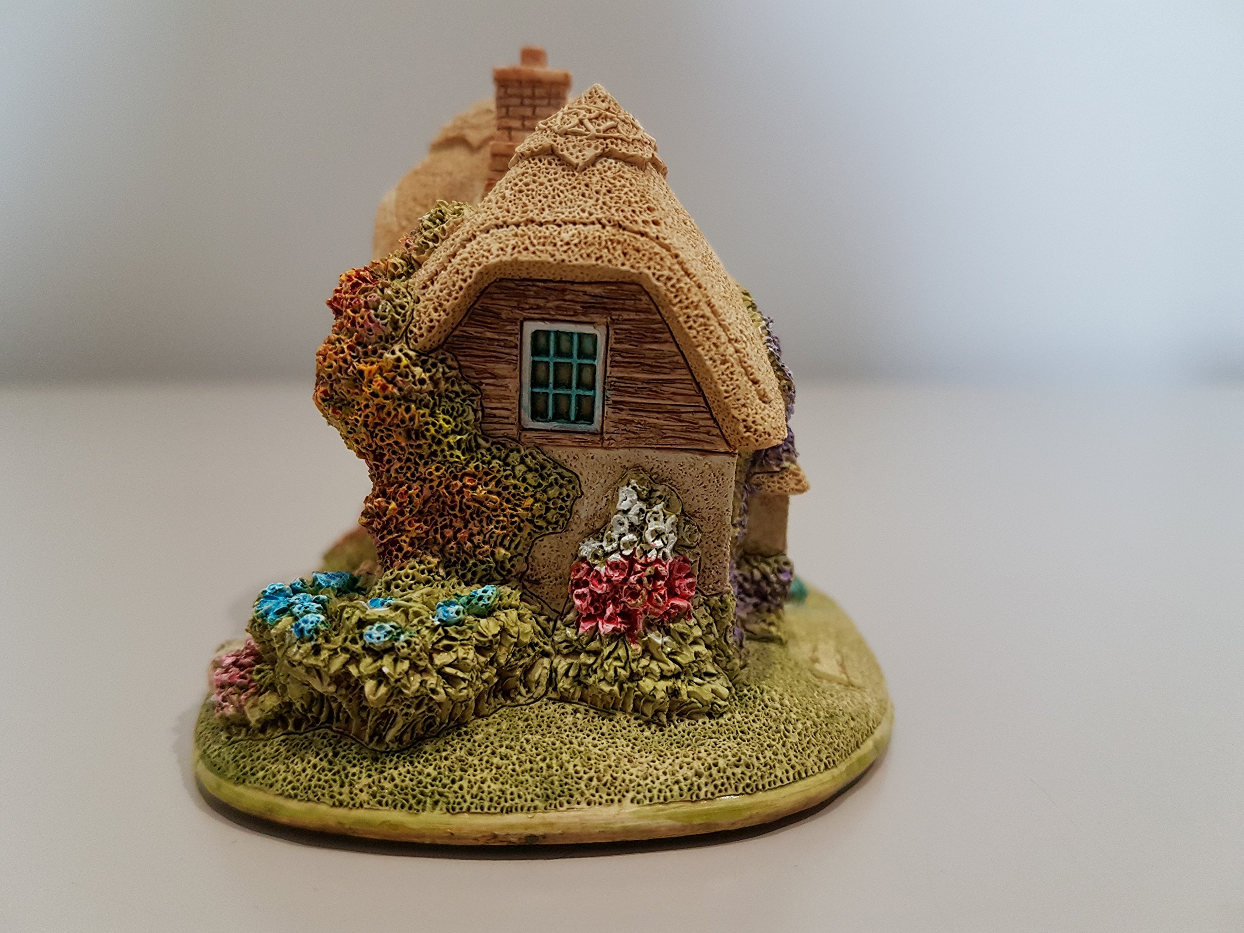 Lilliput Lane Baker's Dozen, Made In Great Britain : Amazon Lilliput Lane Baker's Dozen, Made In Great Britain : Amazon
